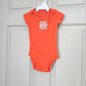 5/$10 Carters short sleeve onesie size 3